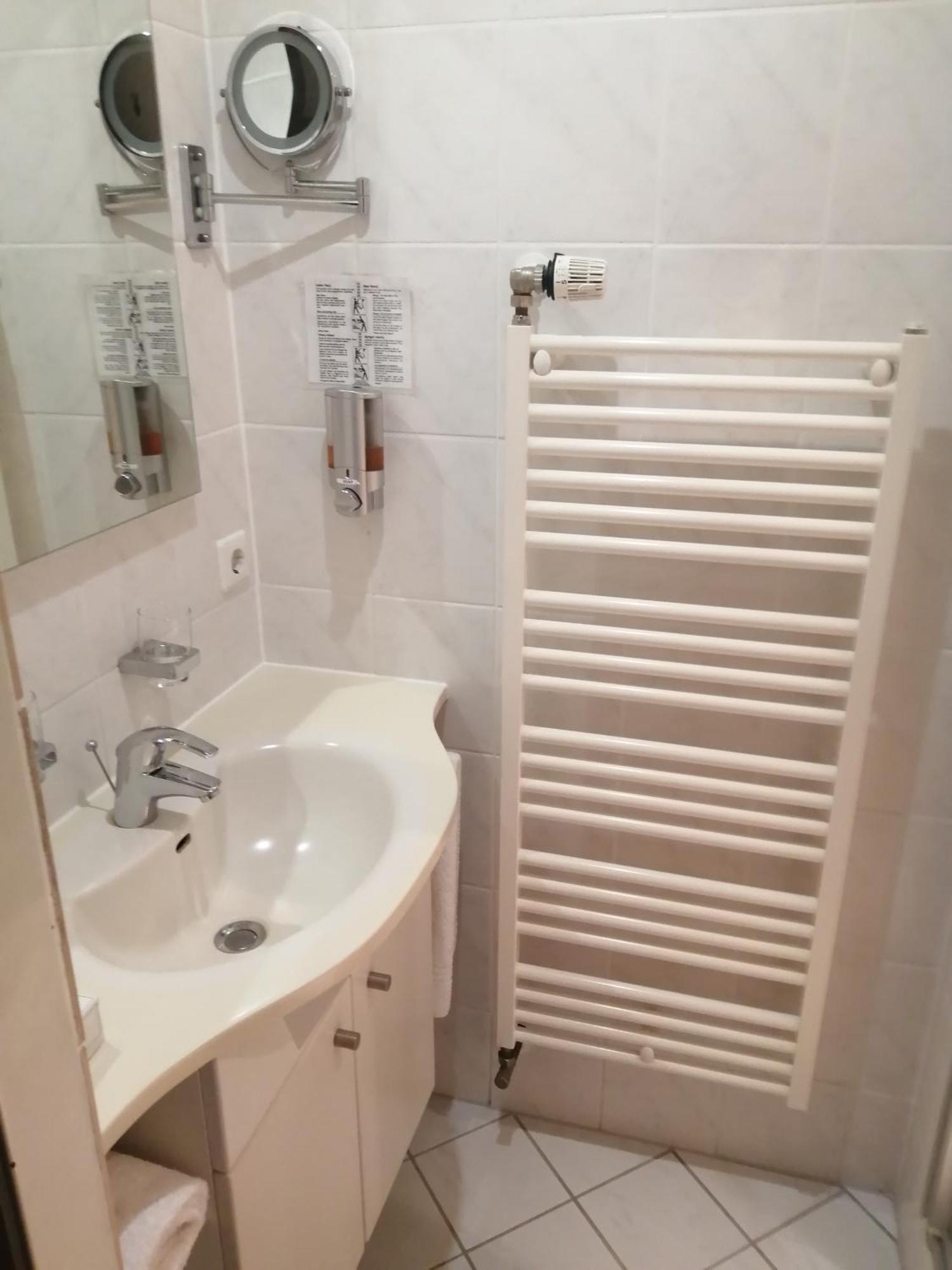 Hotel Am Kurpark Тодтмос Экстерьер фото