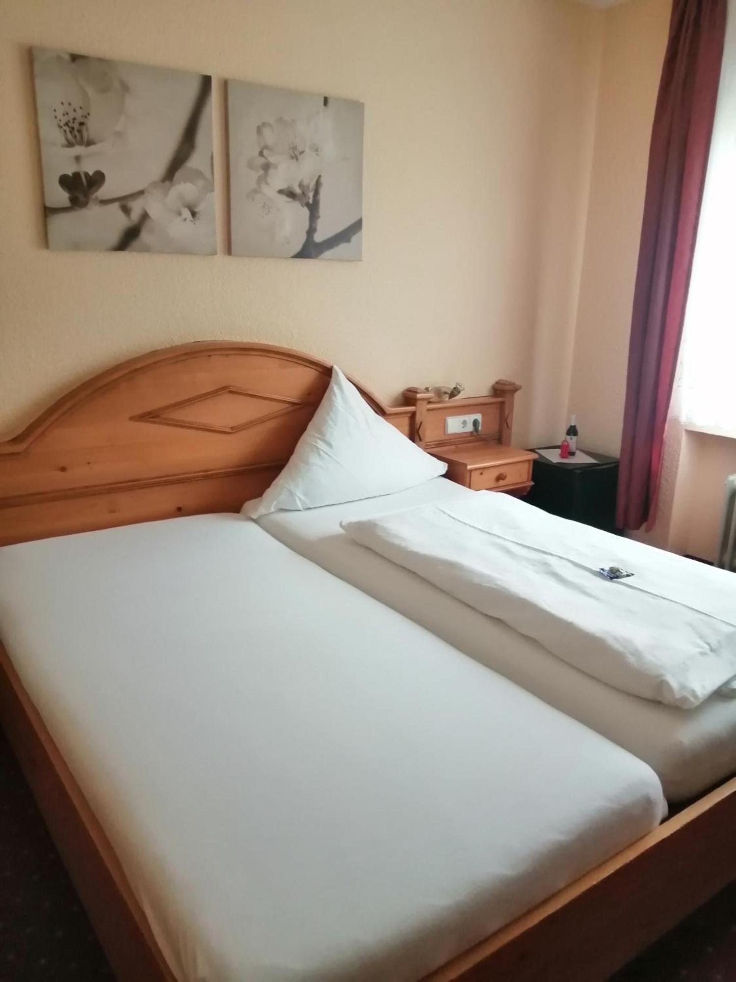 Hotel Am Kurpark Тодтмос Экстерьер фото